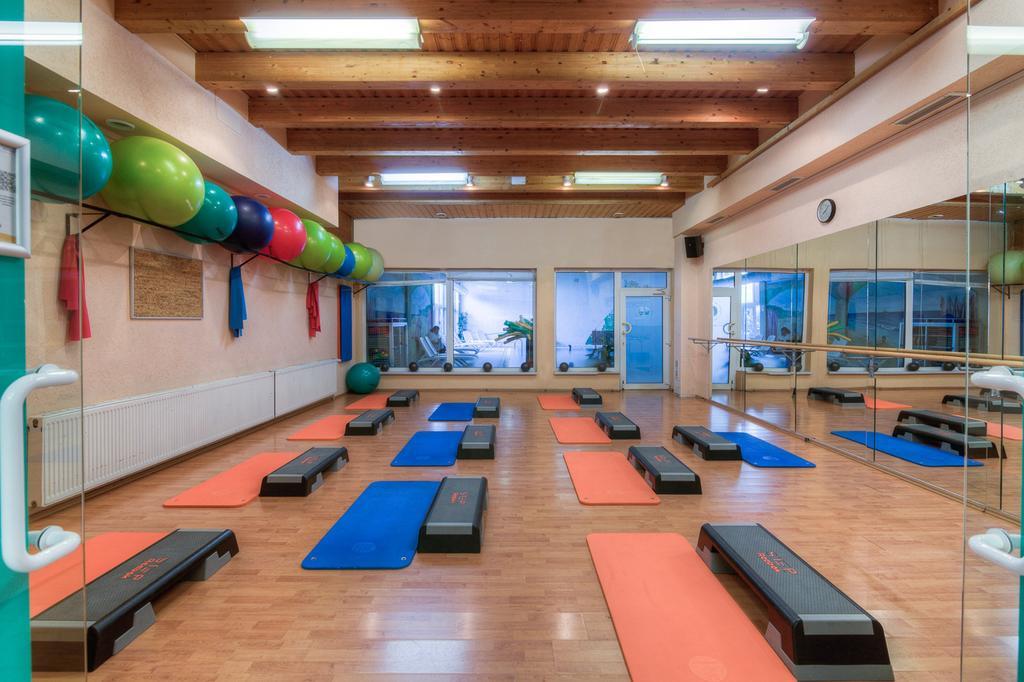 Sport- & Vital-Resort Neuer Hennings Hof Perleberg Esterno foto